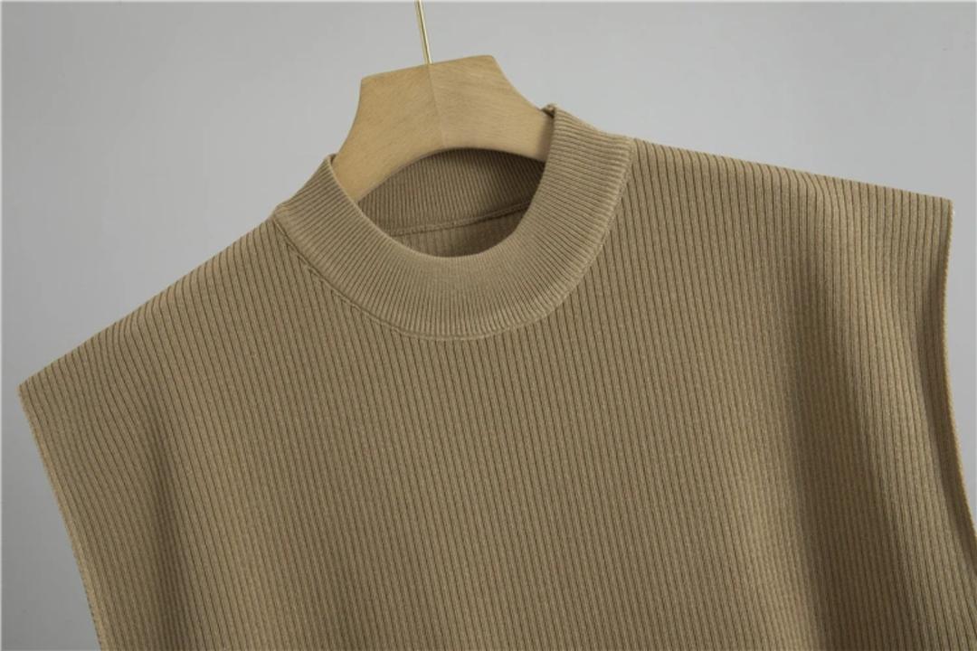 Addison Ribbed Coord Set In Brown - Image 2