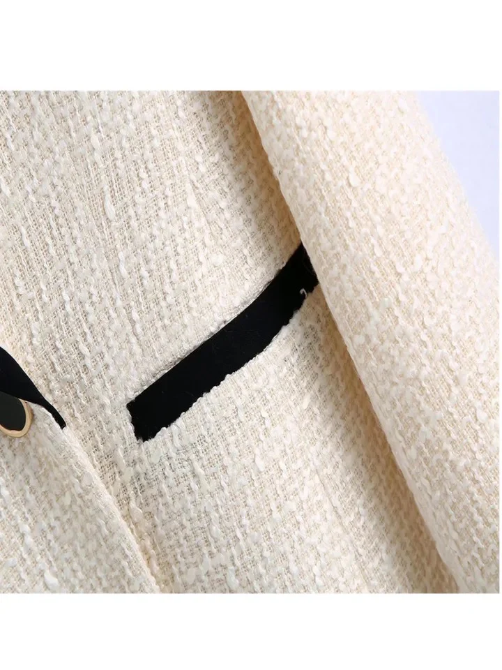 Alamea Statement Tweed Blazer in White - Image 2