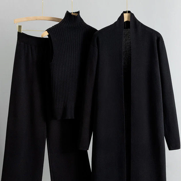 Aubrey Luxe Winter Coord Set with Cape In Black - Image 2