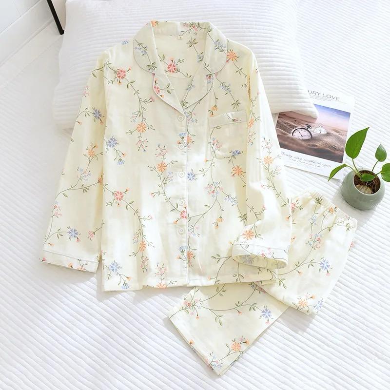 Beccy Cotton Floral Nightsuit In Off-White