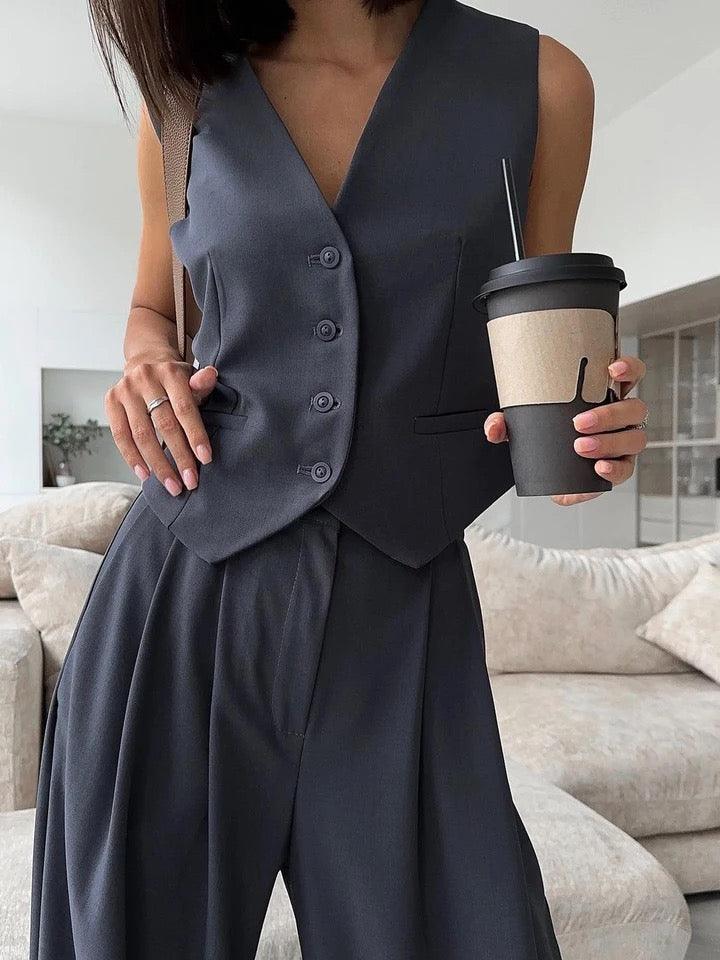 Bisco Statement Linen Vest Suit with Pants - Image 3