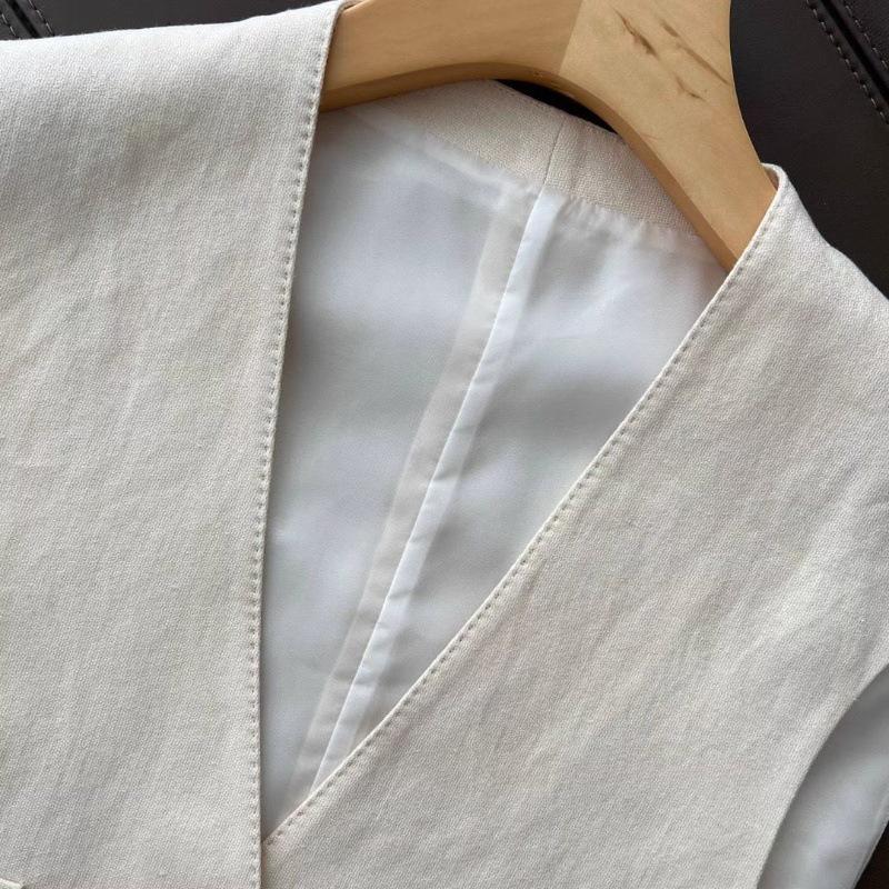 Brizo Statement Vest Suit With Pants In Beige - Image 6