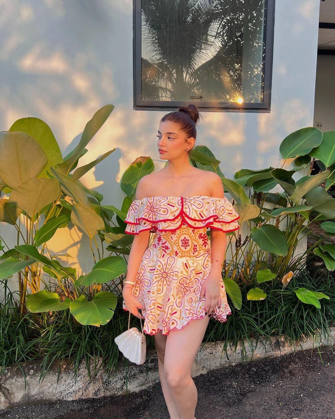 Como Luxe Summer Dress in Pink - Image 12