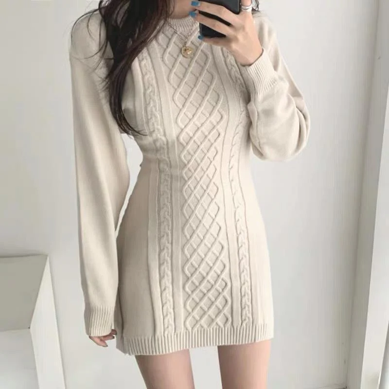 Daisy Statement Winter Dress - Image 2