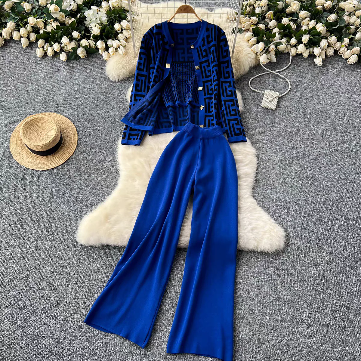 Dara Printed Coord Set With Cape - Image 2