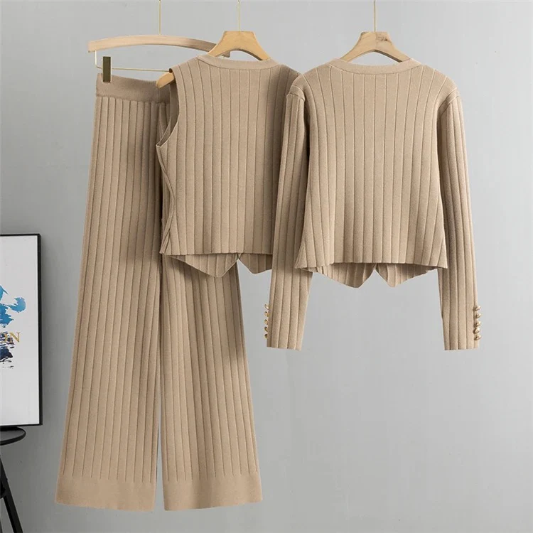 Delora Luxe Winter 3 Pc Coord Set - Image 3