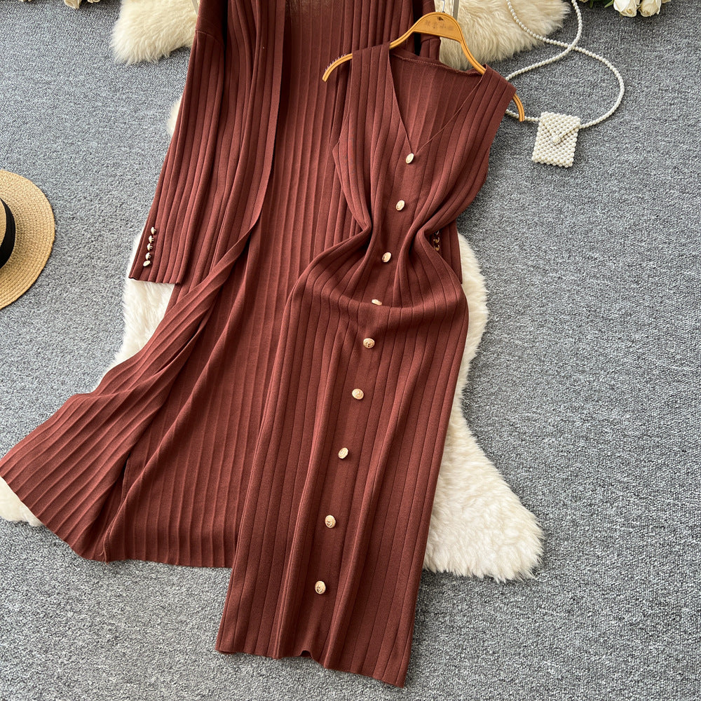 Delphin Winter Dress With Cape - Image 4