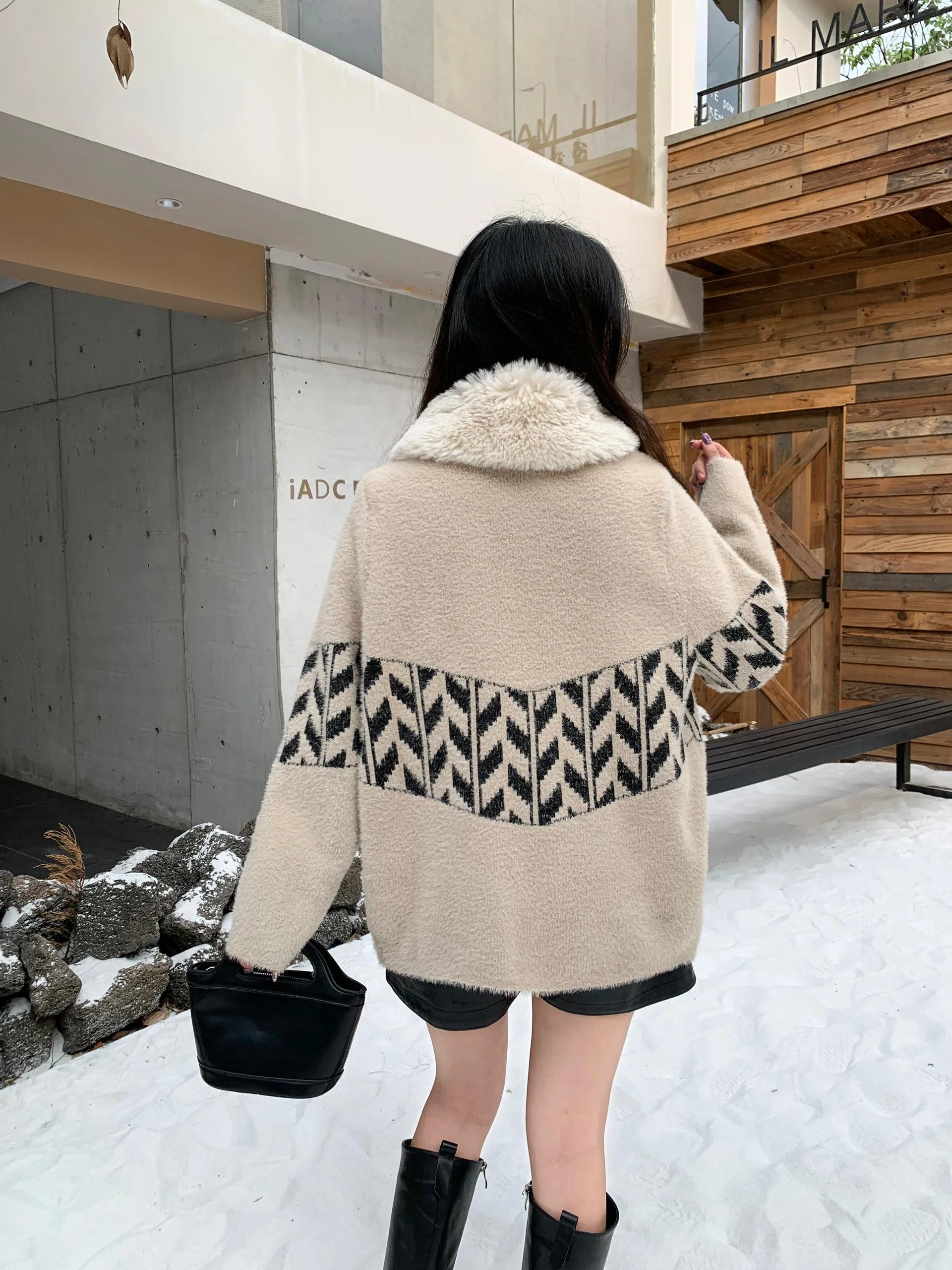 Dublo Woolen Short Coat with Fur - Image 3