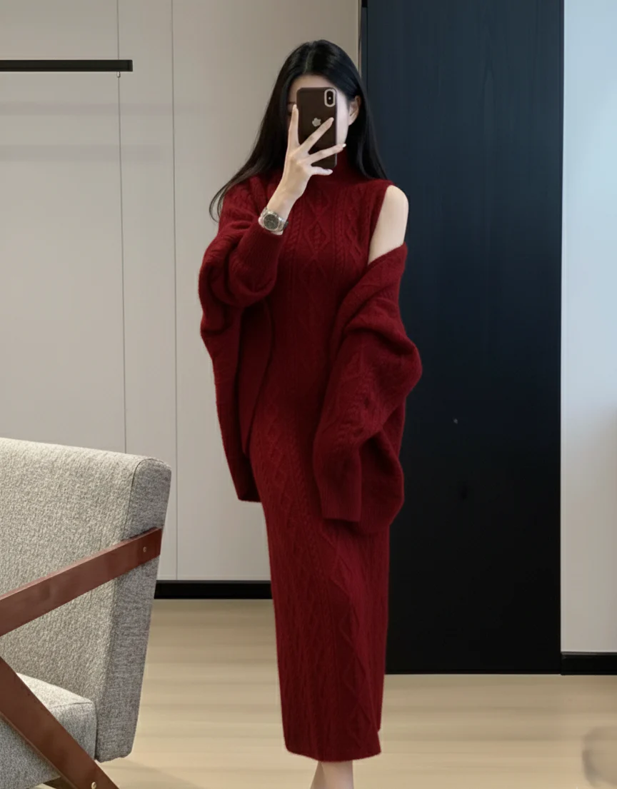Elda Luxe Winter Dress With Cape - Image 3
