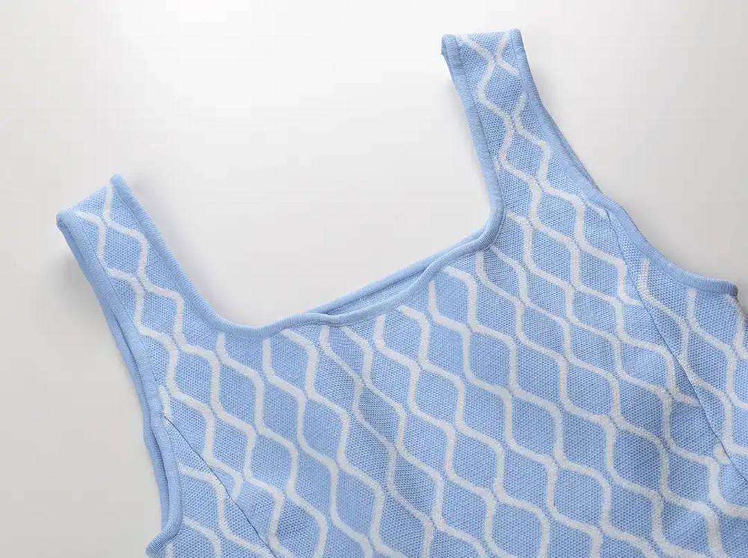Elegant Luxe Short Knit Dress - Image 3