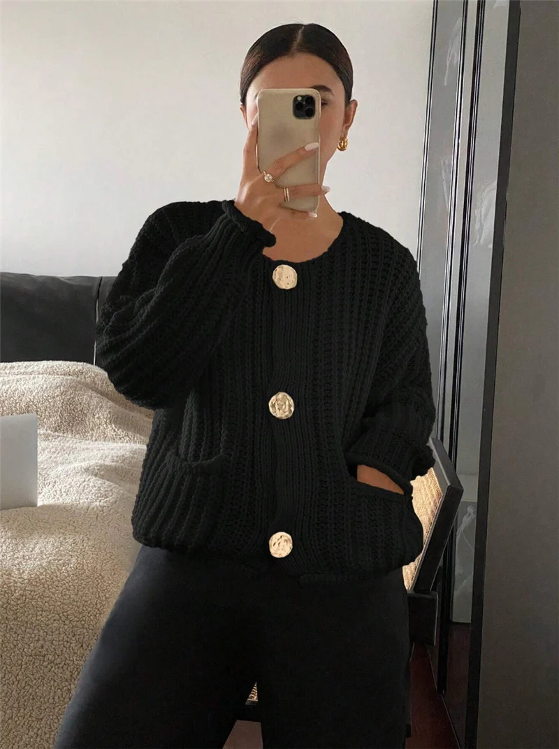 Elian Woolen Buttoned Cardigan - Image 8