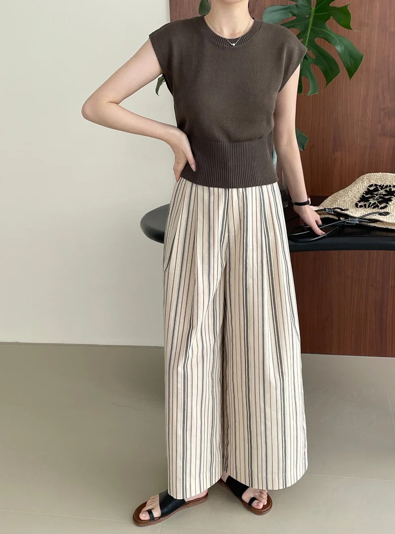 Elon Statement Striped Pants In Beige - Image 4