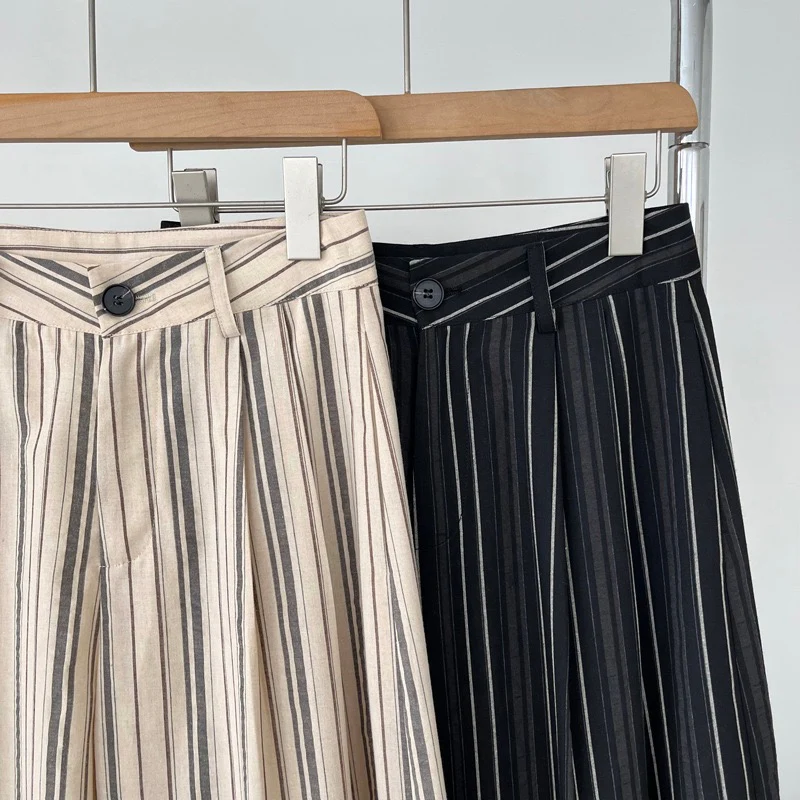 Elon Statement Striped Pants In Black - Image 5