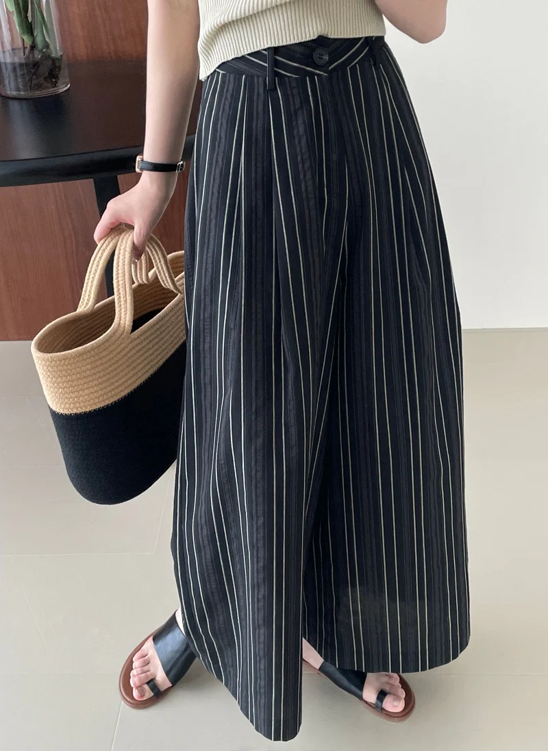 Elon Statement Striped Pants In Black - Image 9