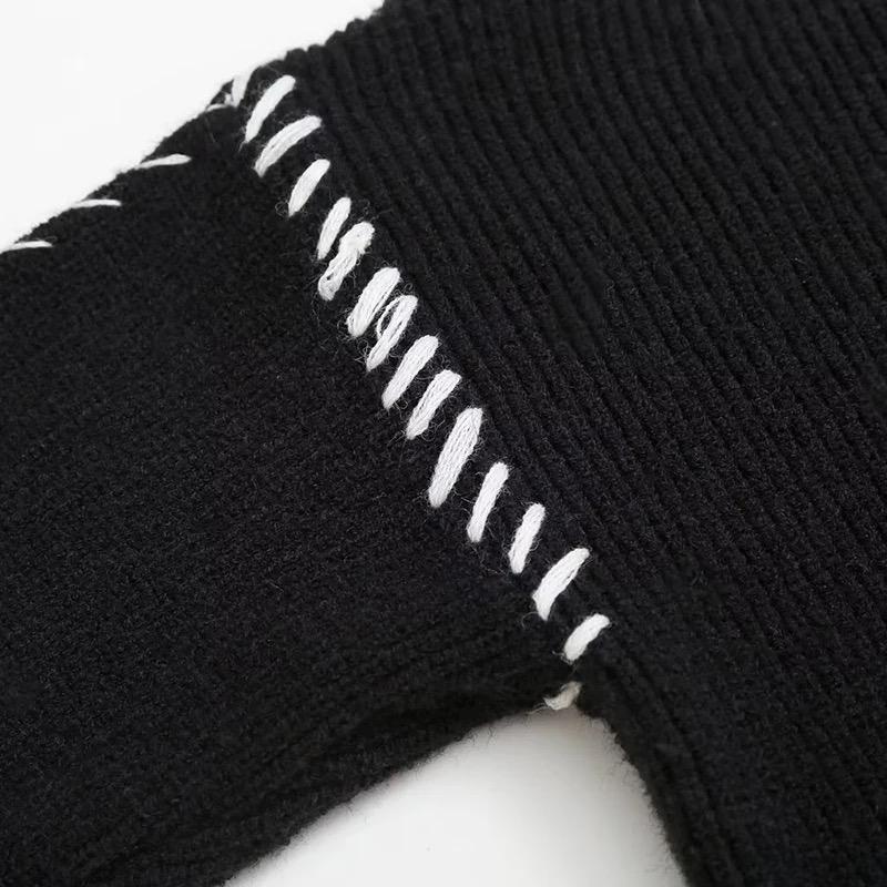 Fedora Oversized Sweater In Black - Image 3