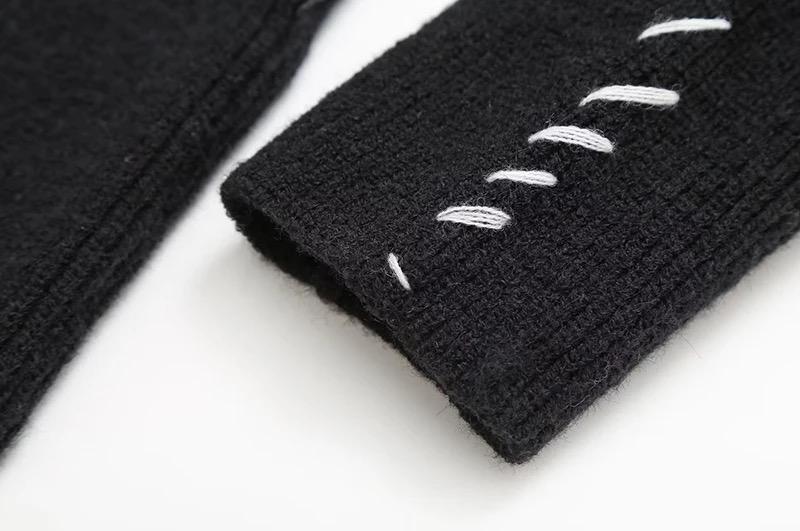 Fedora Oversized Sweater In Black - Image 5