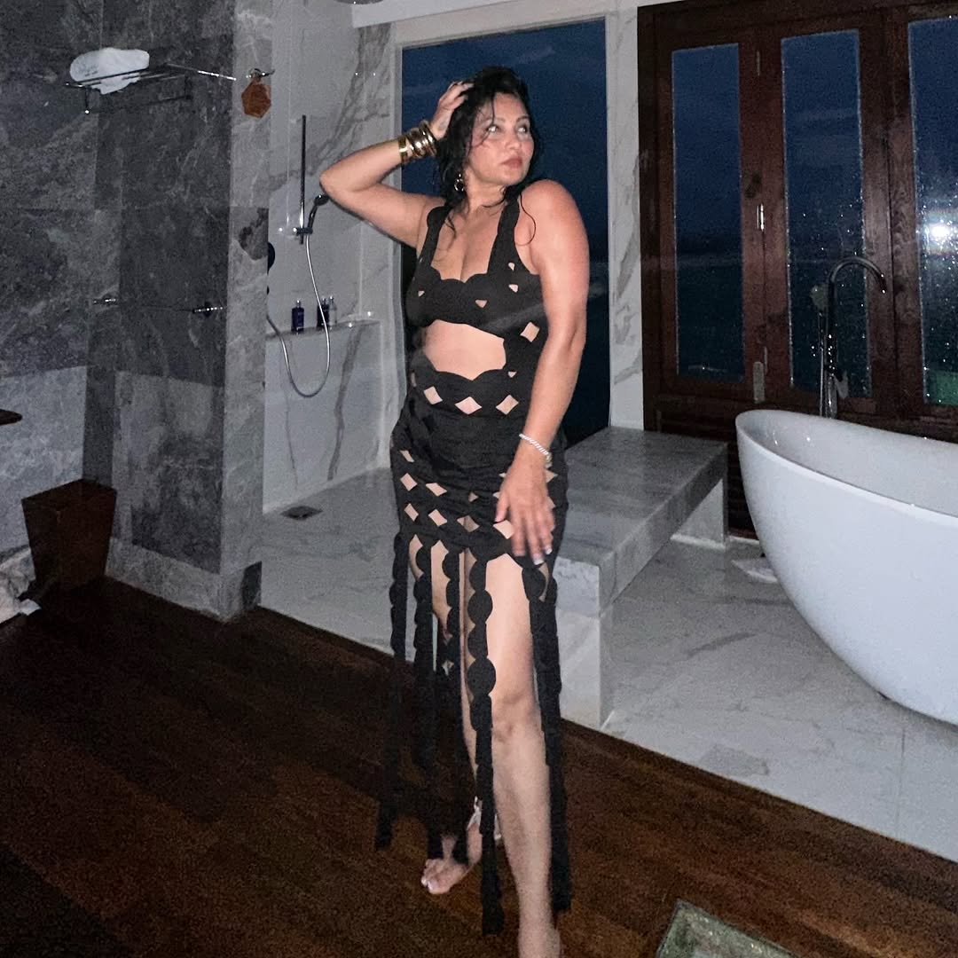Jamey Luxe Resortwear Coverup In Black - Image 2