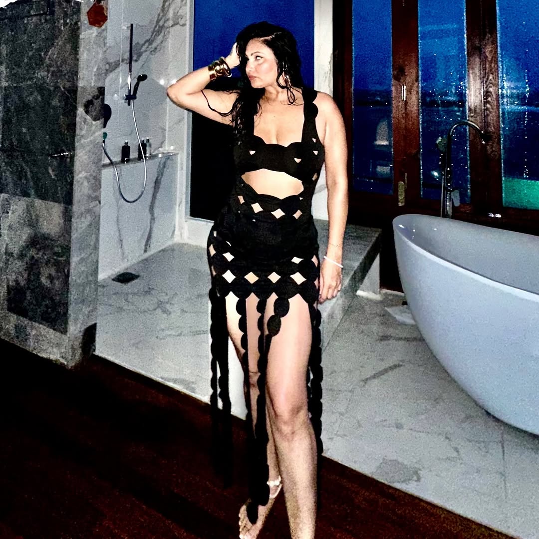 Jamey Luxe Resortwear Coverup In Black - Image 4