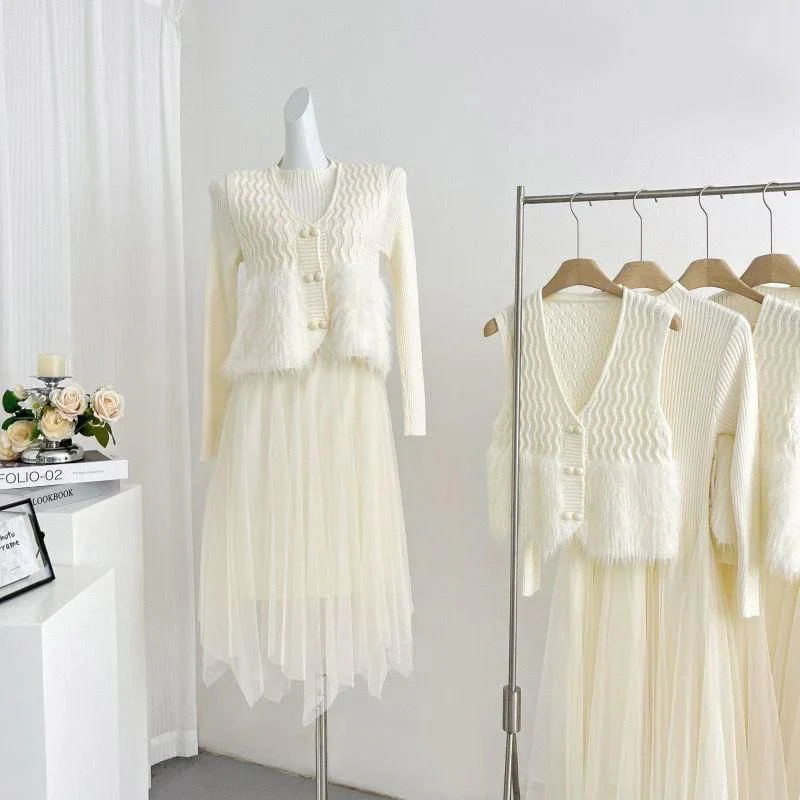 Jolie Luxe Dress with Fur Vest - Image 2