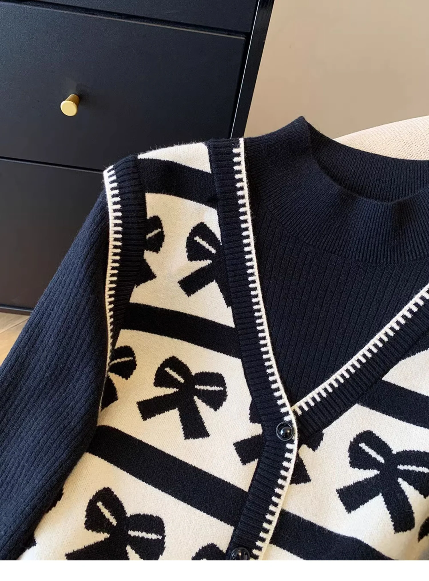 Julieta Printed Sweater - Image 3