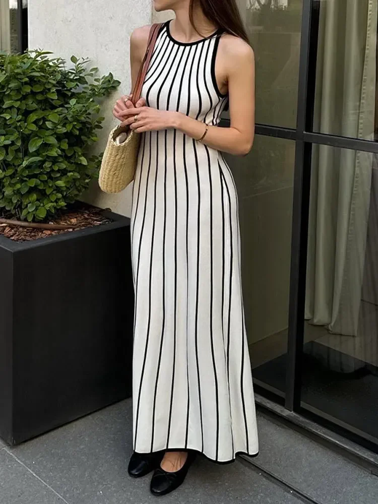 Lavinia Striped Holiday Dress In White - Image 3