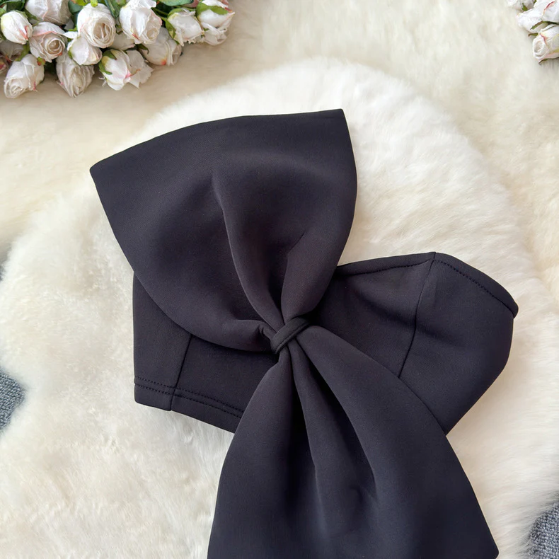 Lee Bow Detailed Blouse in Black - Image 3