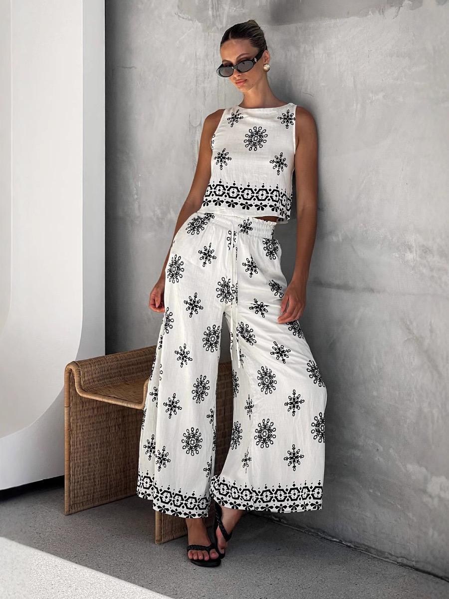 Mabel Statement Holiday Coord Set In Ivory - Image 4