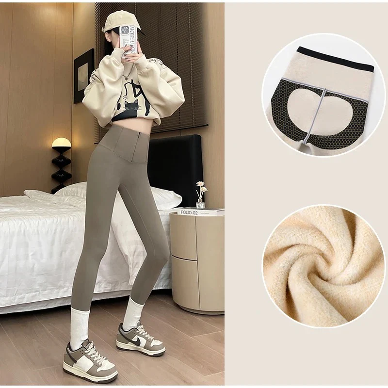 Martha Slimming Premium Fleece Leggings with Buttons - Image 6