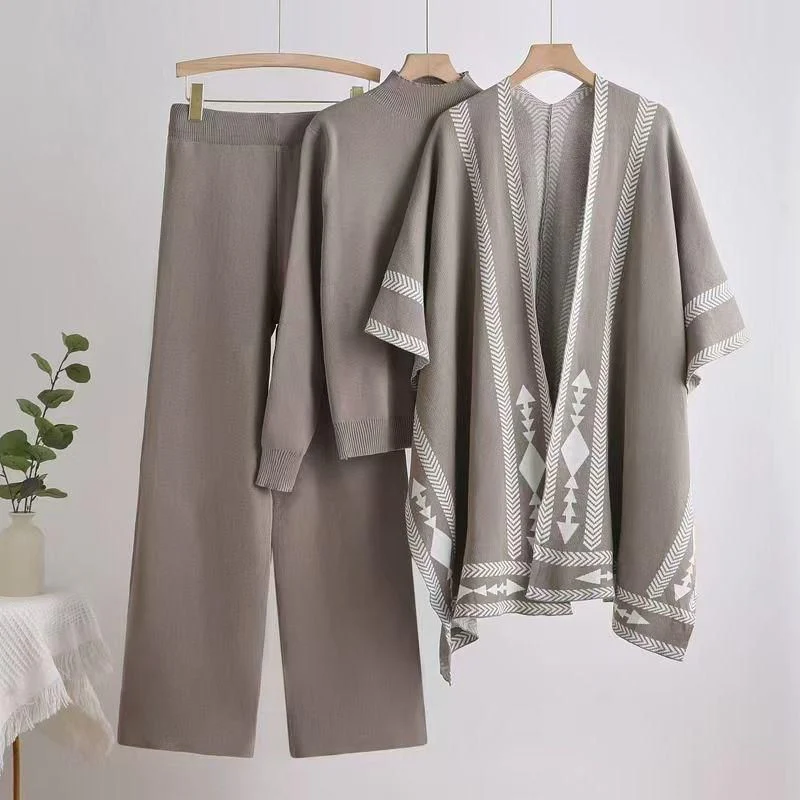 Melvin Luxe Winter Coord Set With Cape - Image 3
