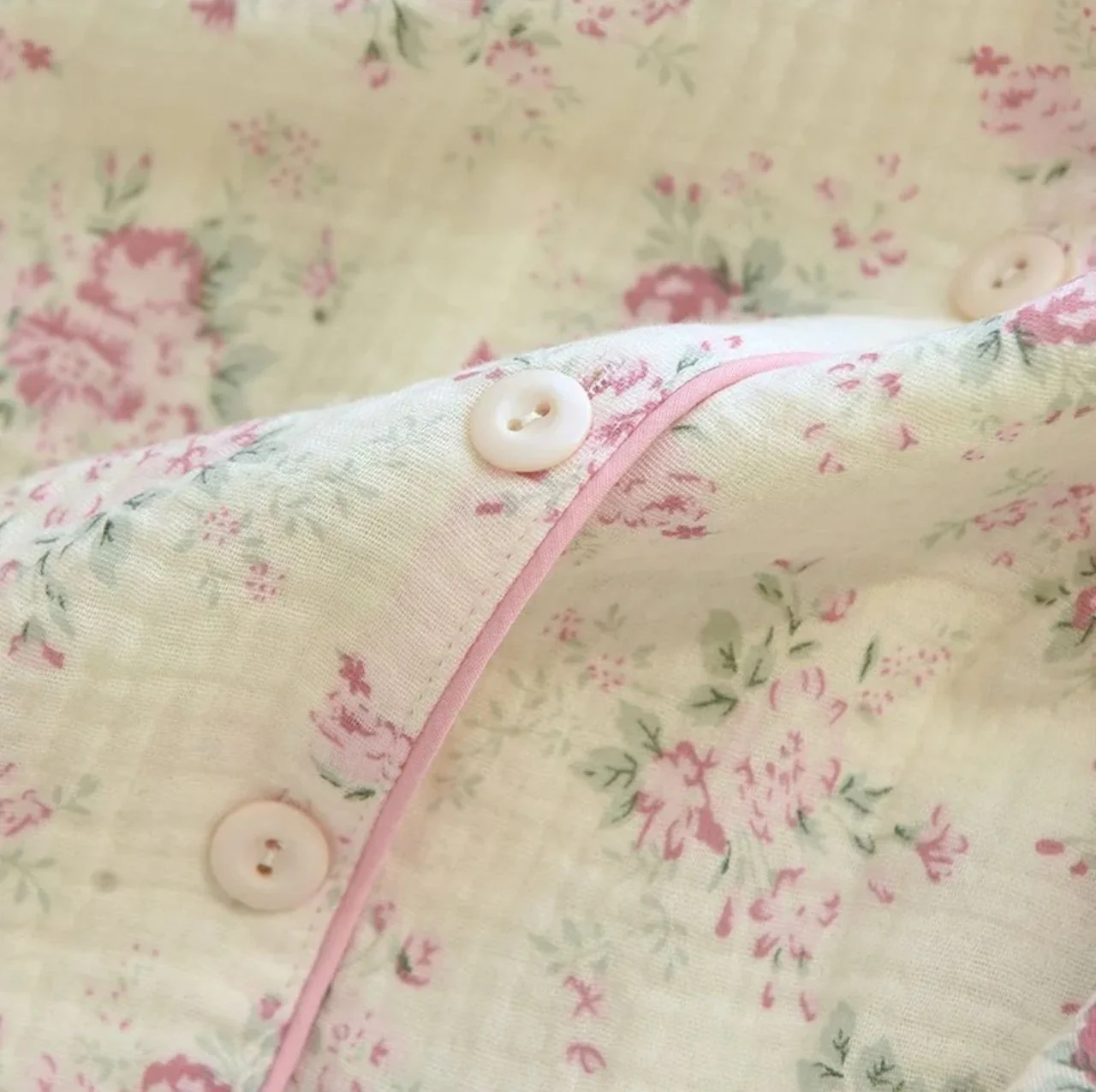 Meria Floral Cotton Nightsuit In Off-White - Image 3