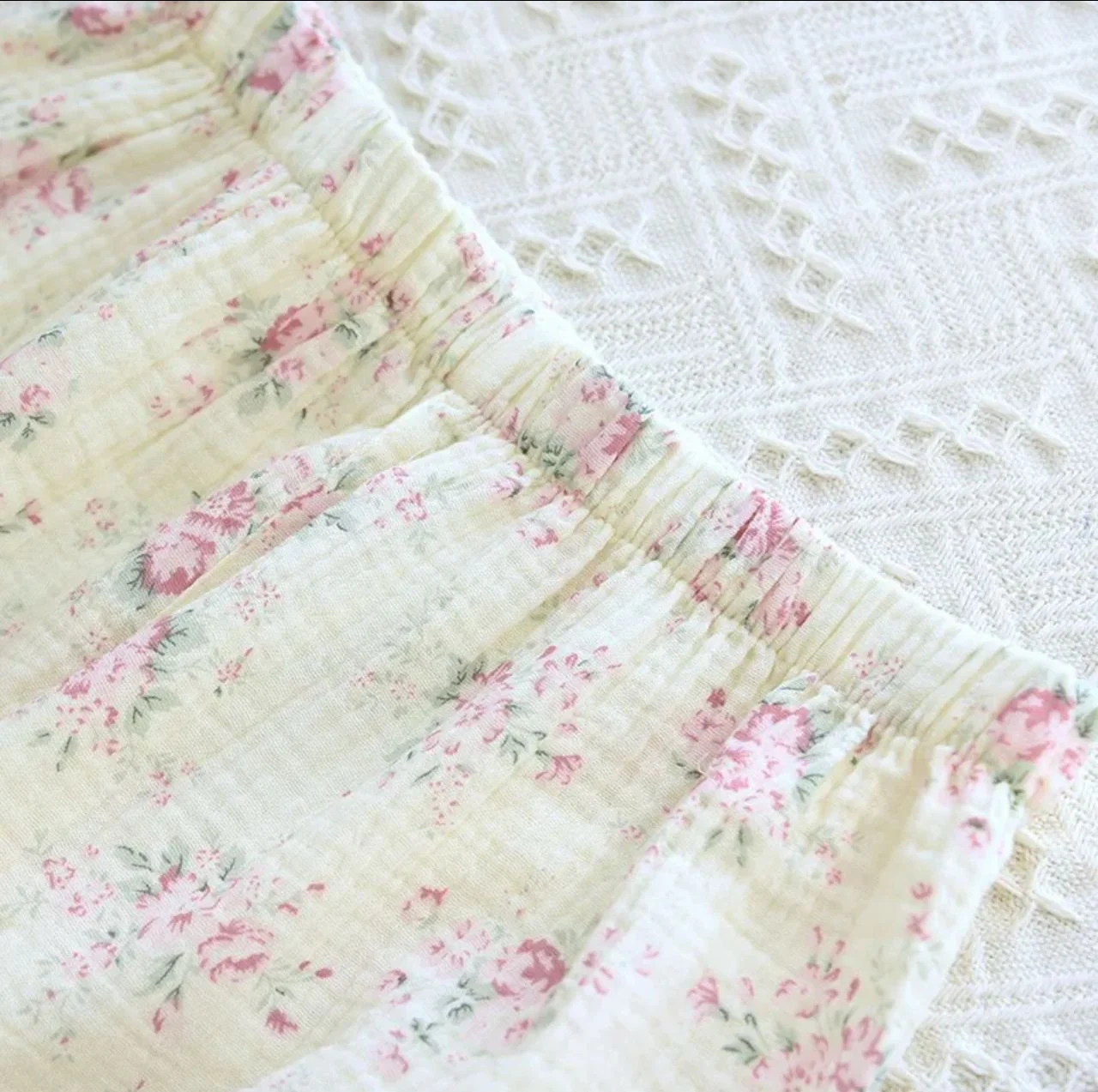 Meria Floral Cotton Nightsuit In Off-White - Image 4