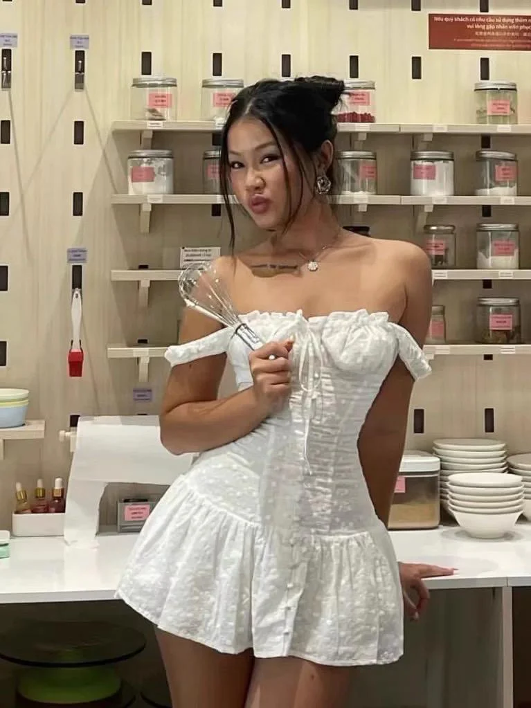 Miara Summer Mini Dress In White - Image 2