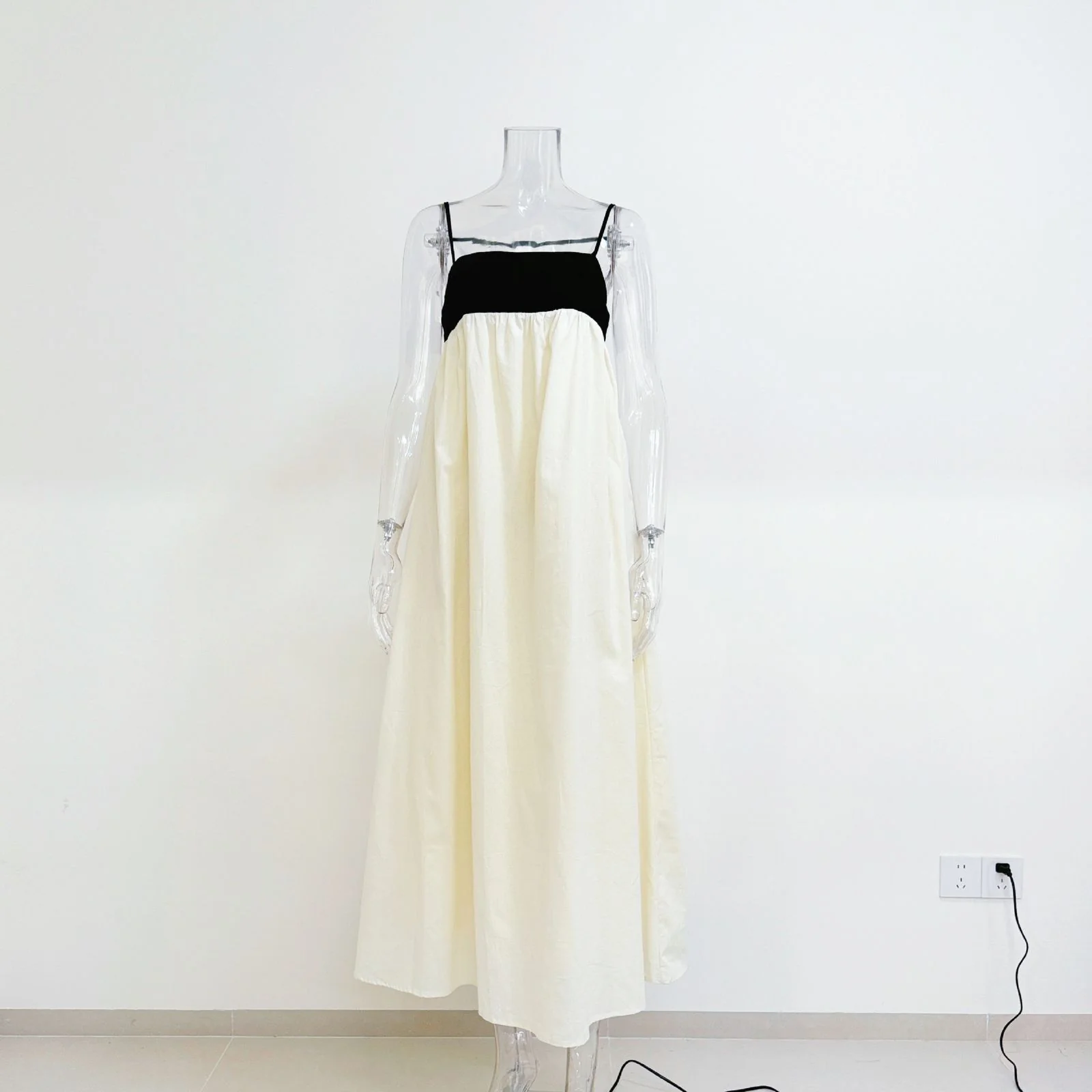 Milla Summer Holiday Midi Dress In Ivory - Image 4