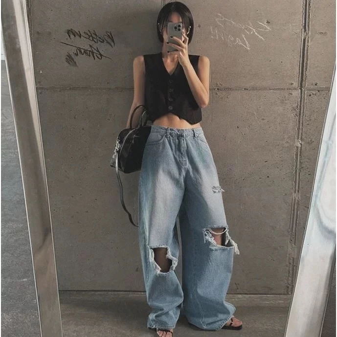 Mocha Cropped Statement Denim Jeans - Image 2