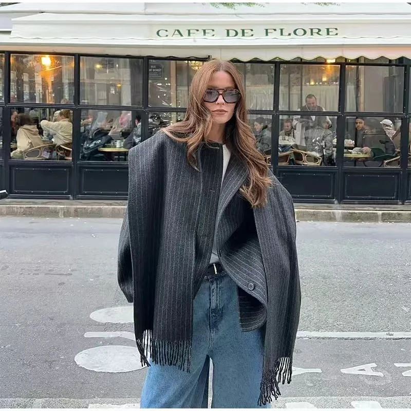 Mollor Woolen Coat With Scarf - Image 2
