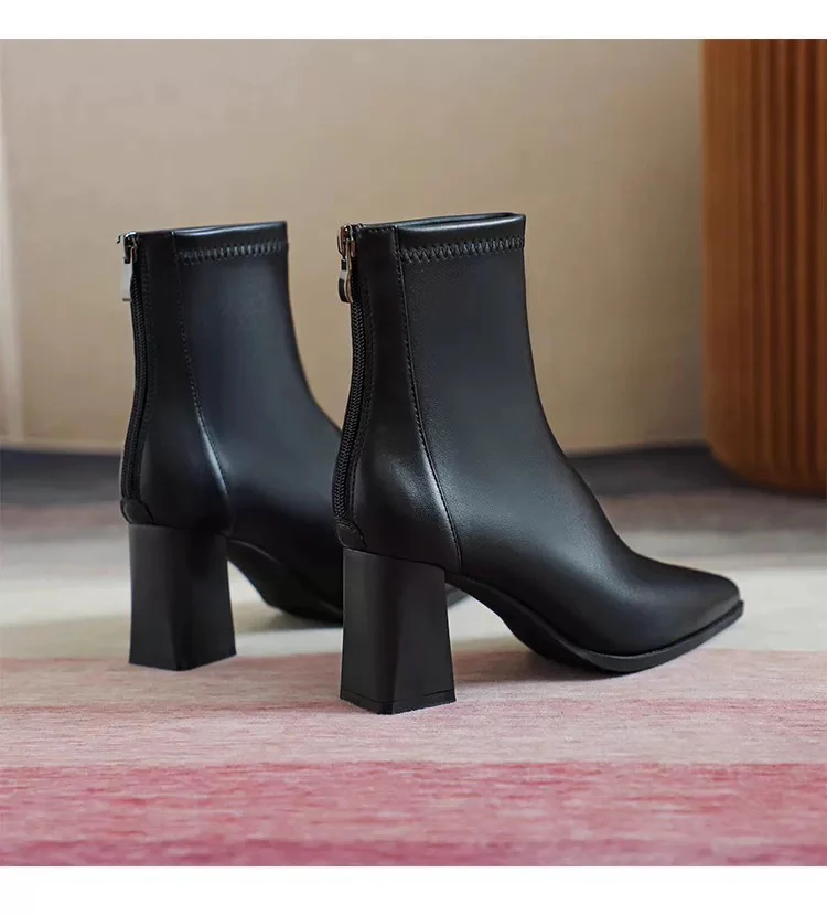 Noelia Short Leather Pointed Ankle Boots - Image 5