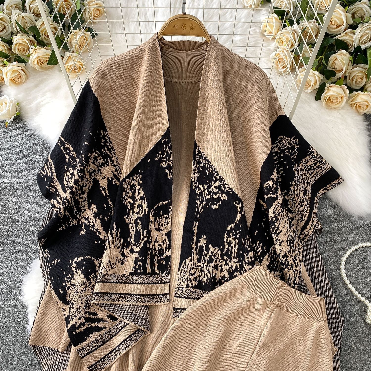Orville Luxe Winter Coord Set With Cape - Image 4