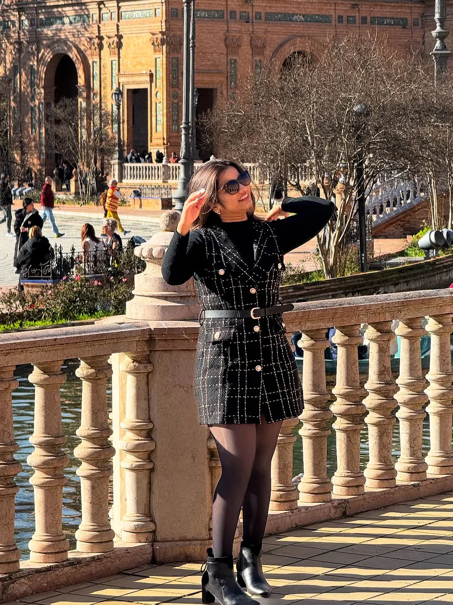 Rader Set of Top and Woolen Tweed Dress in Black - Image 11