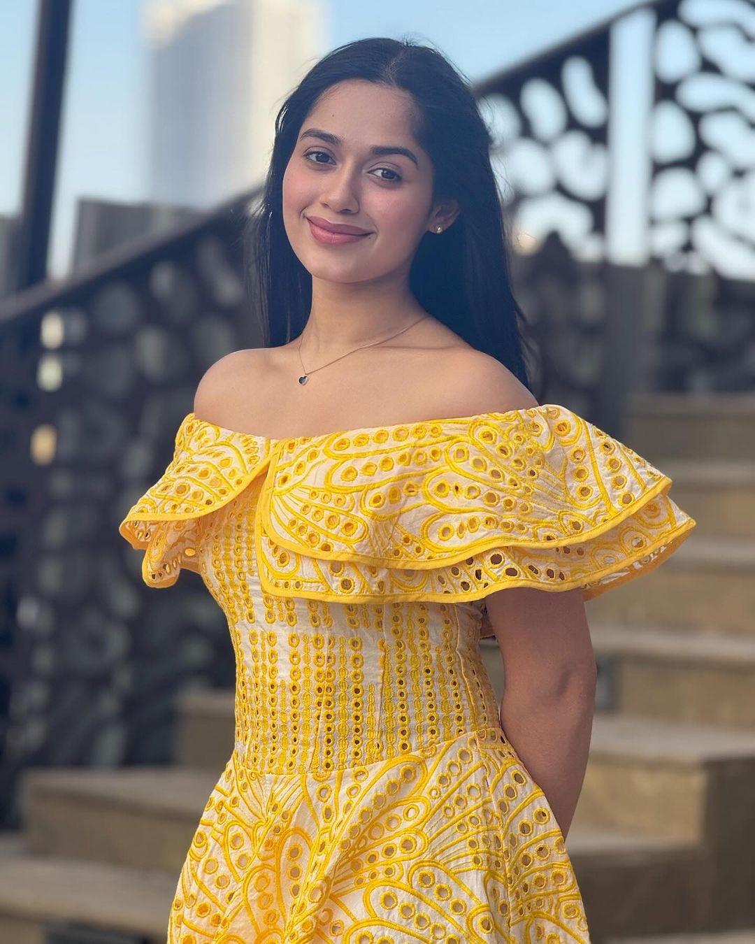 Ravello Luxe Summer Dress in Yellow - Image 4