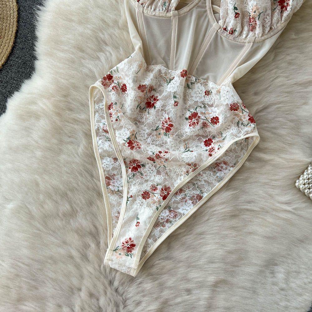 Rivka Lace Corset Bodysuit In White - Image 4
