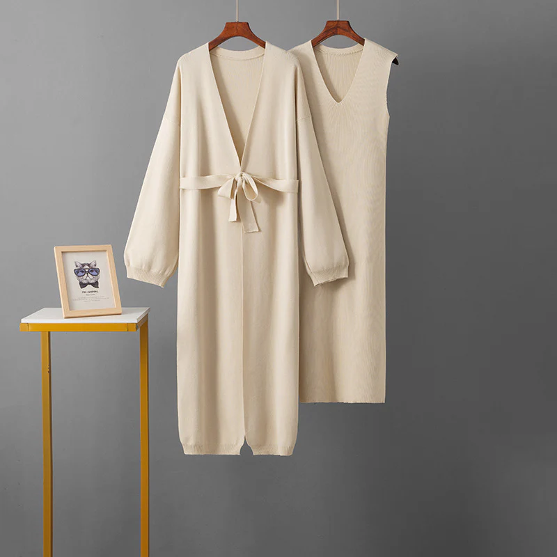 Romy Luxe Winter Dress With Cape - Image 3