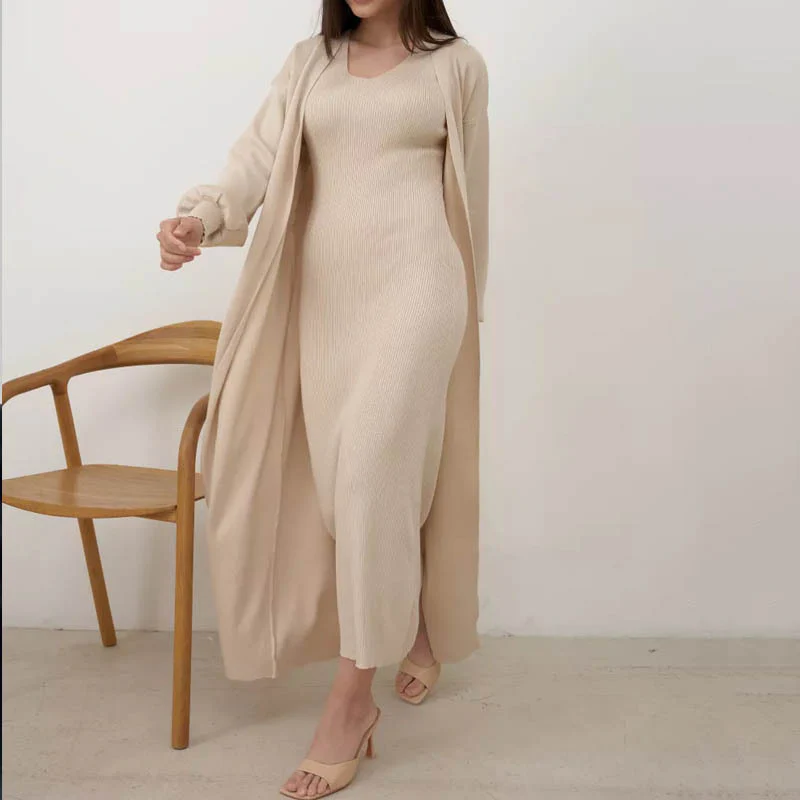 Romy Luxe Winter Dress With Cape - Image 4