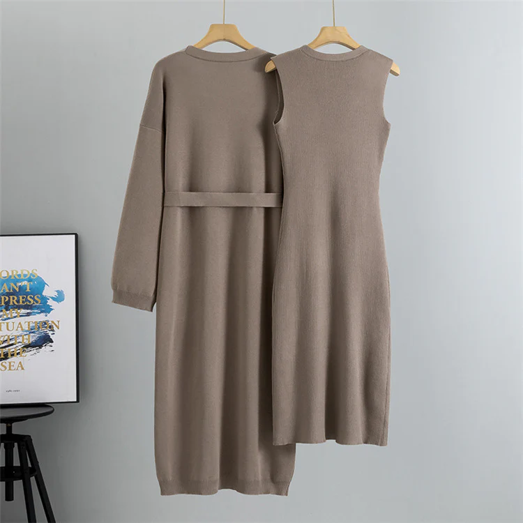 Romy Luxe Winter Dress With Cape - Image 6