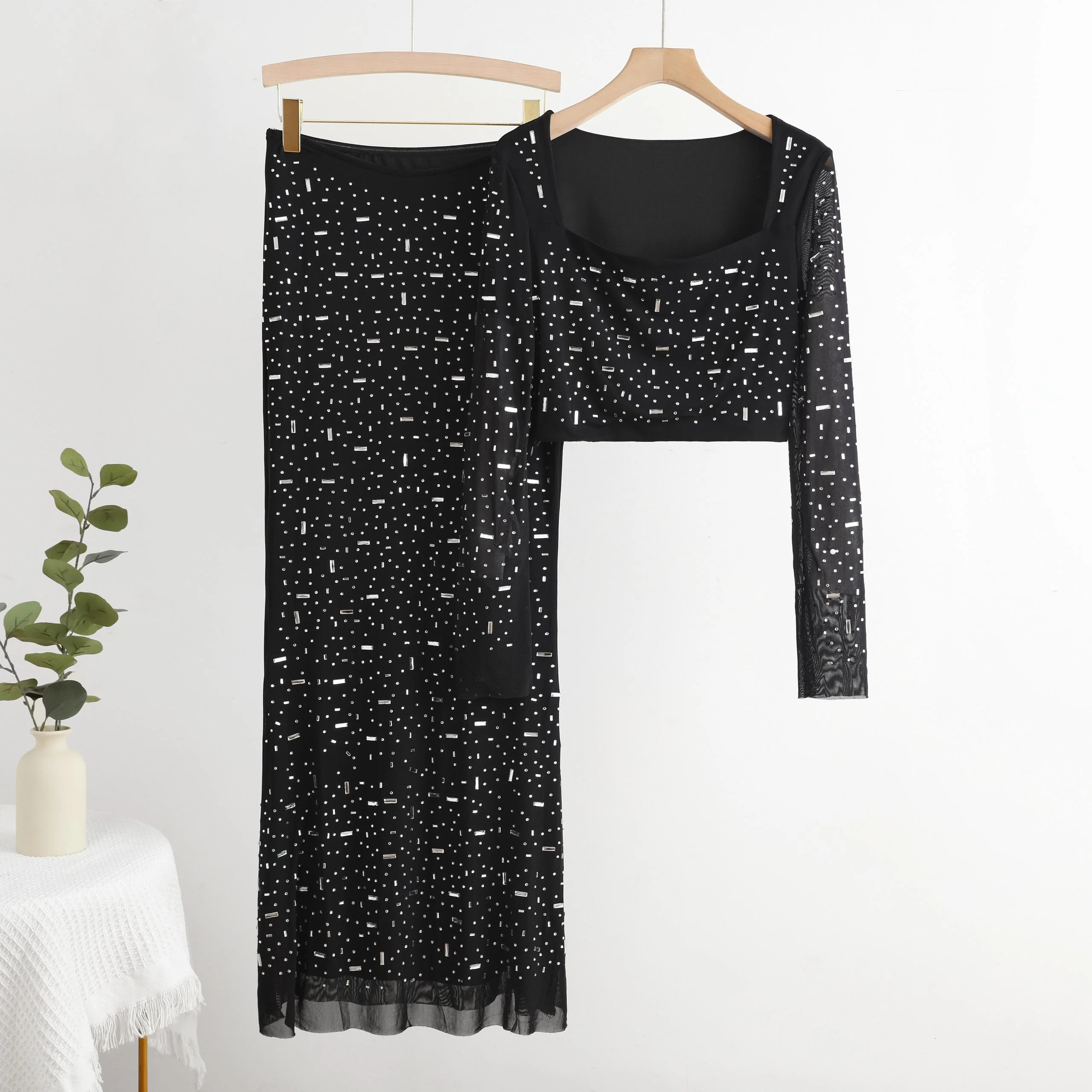 Rouder Luxe Party 2 Piece Set - Image 5