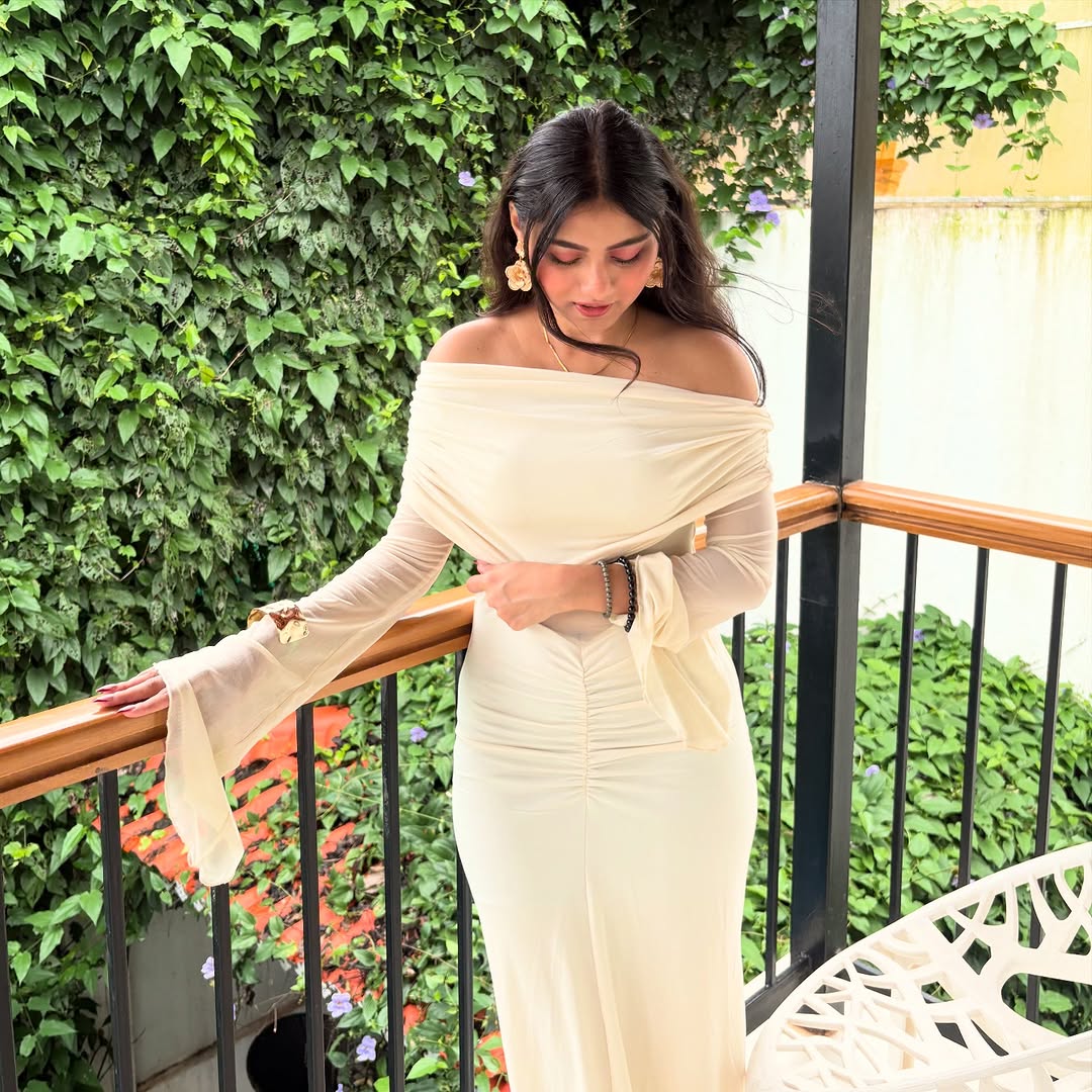 Saya Luxe Bodycon Maxi Dress - Image 12