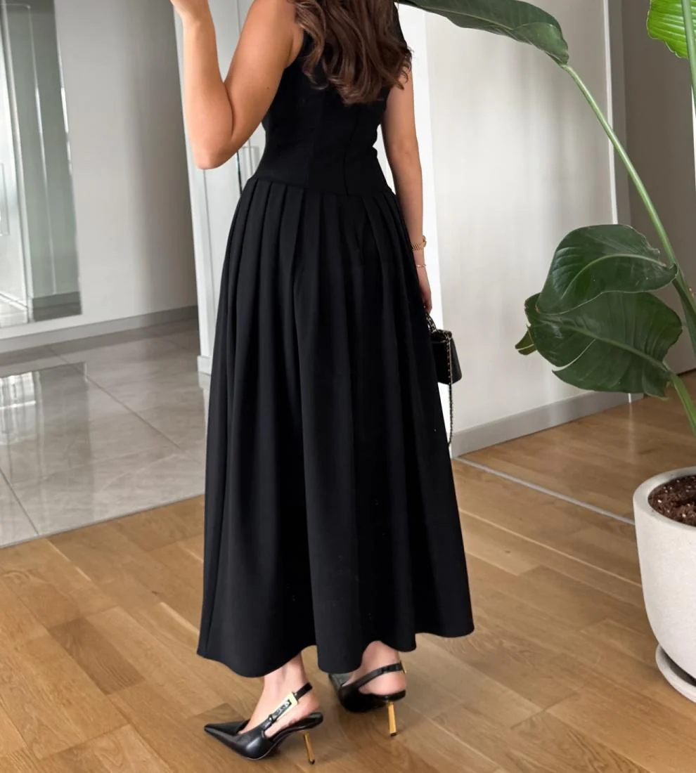 Sereia Statement Pleated Holiday Dress In Black - Image 3