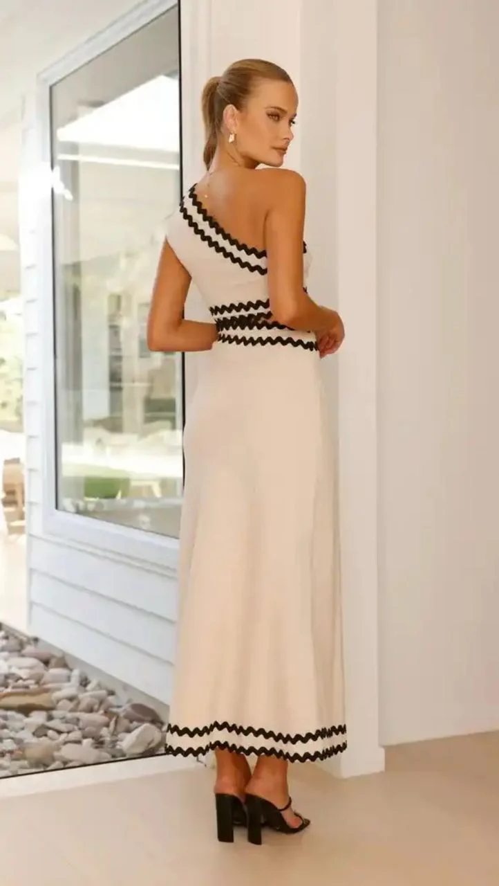 Sirina Statement Oneshoulder Summer Dress - Image 4