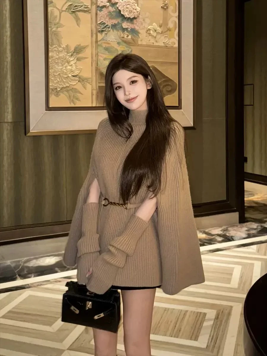 Susan Premium Winter Capes - Image 2