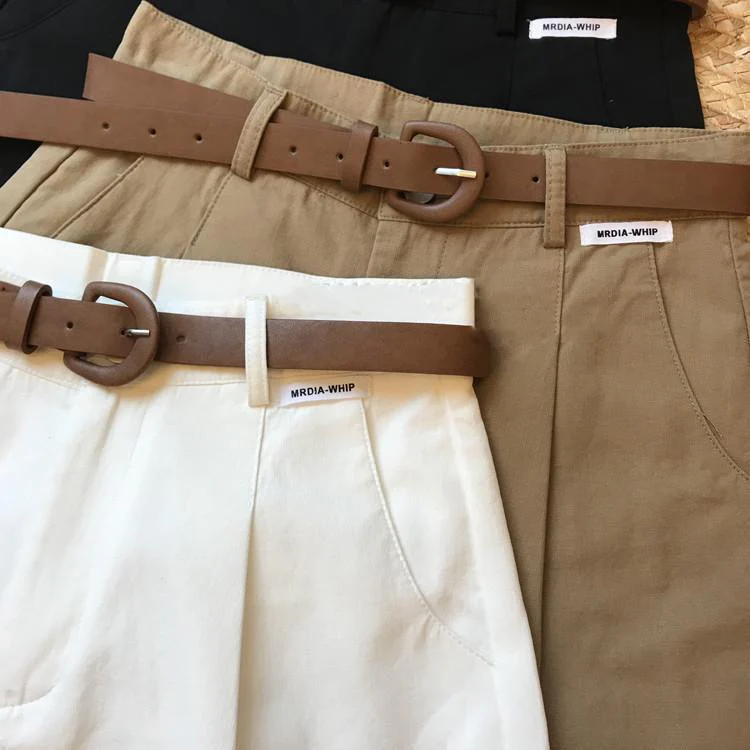 Sutton Statement Shorts With Belt In Khaki - Image 4