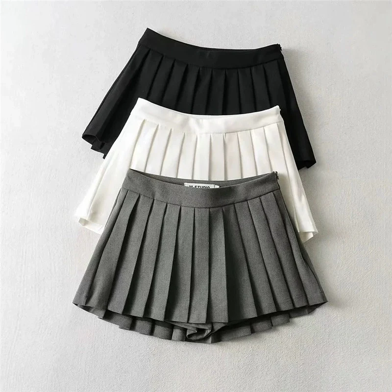 Tenniscore Trendy Short Skirts In Black - Image 2